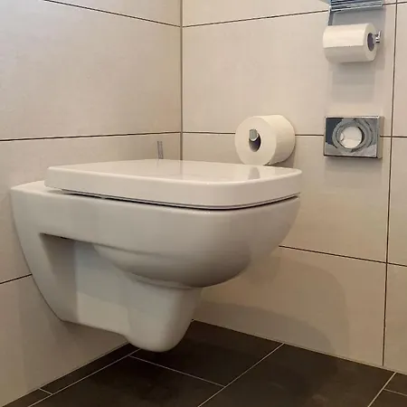 住宿加早餐酒店 Am Hoehenweg 瓦尔施泰因