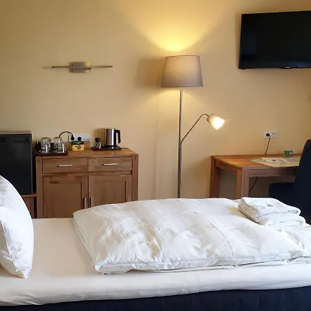 Am Hoehenweg 3* Варштайн