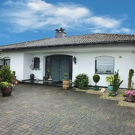 Am Hoehenweg Bed & Breakfast