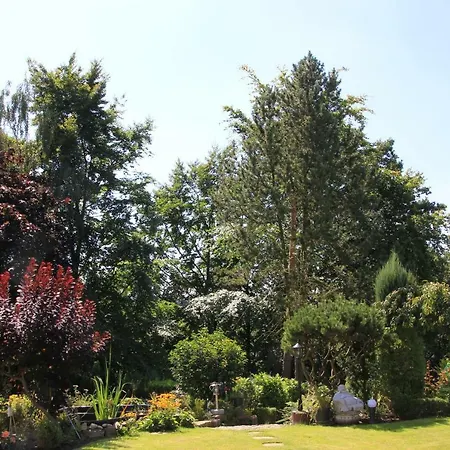 Bed & Breakfast Am Hoehenweg 3*