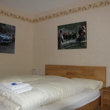 לינה וארוחת בוקר Am Hoehenweg וארסטיין