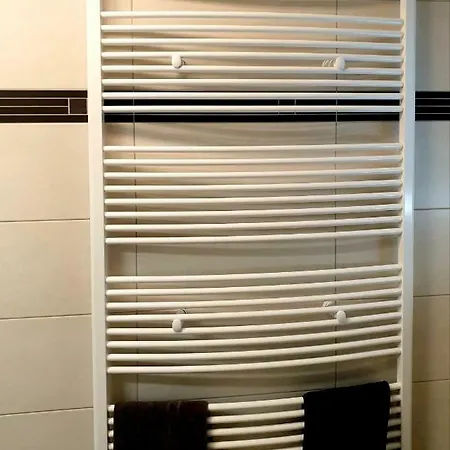 فندق مبيت وإفطار Am Hoehenweg 3*